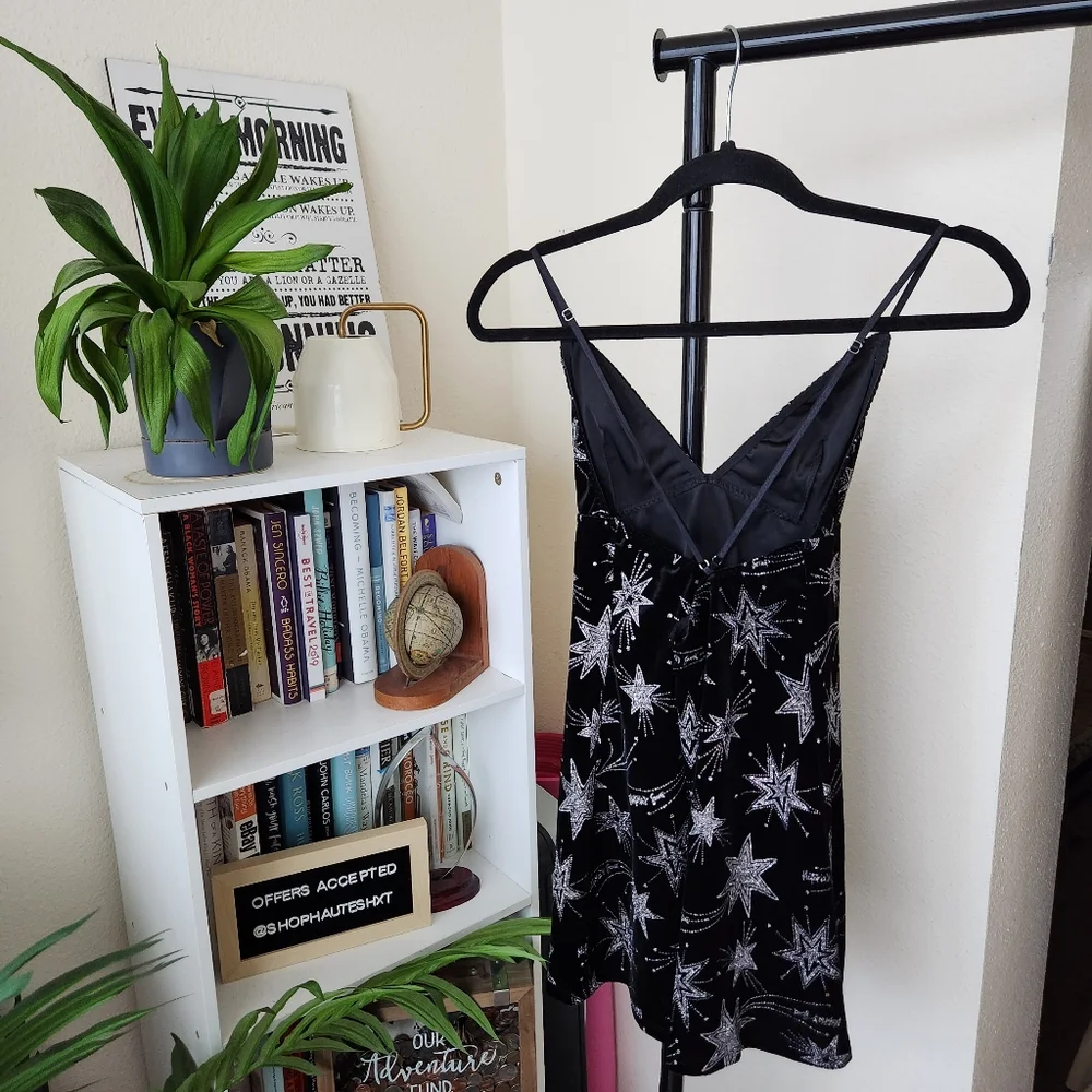 Victoria's Secret Shooting Star Velvet and Metallic Glitter Babydoll Nightgown - Picture 5 of 6